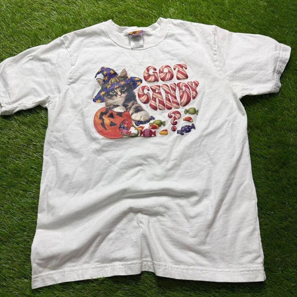 90s Halloween Cat Graphic Tee